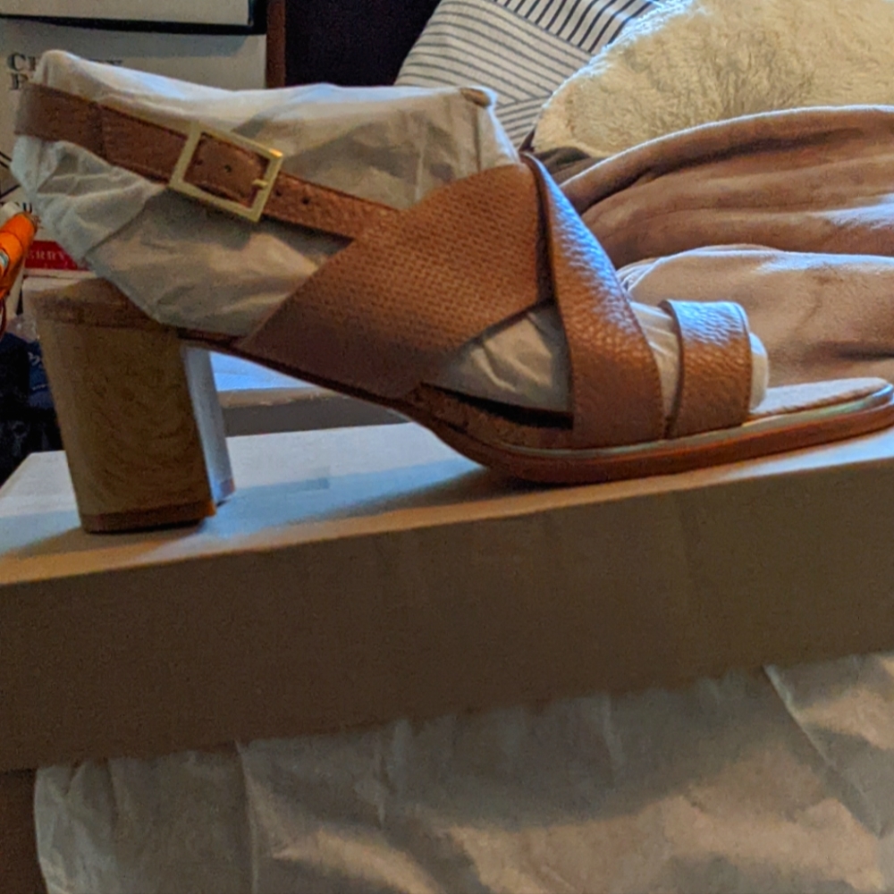 NIB Clark's Ellis Tilda Leather open toe sandals. Size 8.